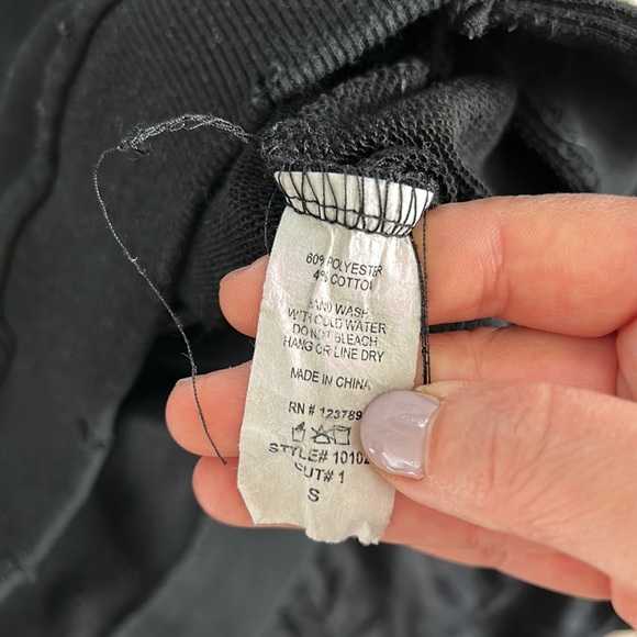 Allie Rae Distressed‎ Pullover Sweatshirt. Size S - Picture 9 of 9